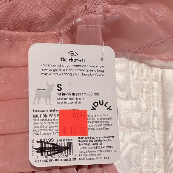 Dog Leash, Collar and 2 Outfits - Picture 6 of 6